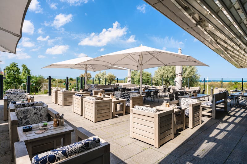 Terrasse des Restaurants im aja Warnemünde &ndash; &copy;Erik Gross