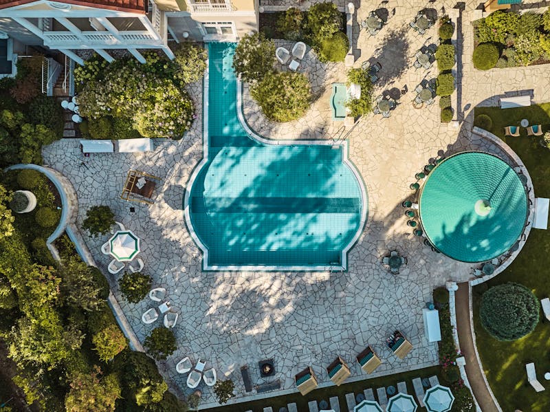 Außenansicht Terrasse mit Pool im A-ROSA Strandidyll Heringsdorf &ndash; &copy;A-ROSA Strandidyll Heringsdorf
