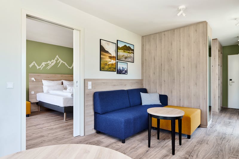 Zimmerbeispiel Suite im aja Ruhpolding &ndash; &copy;Jan Schmiedel