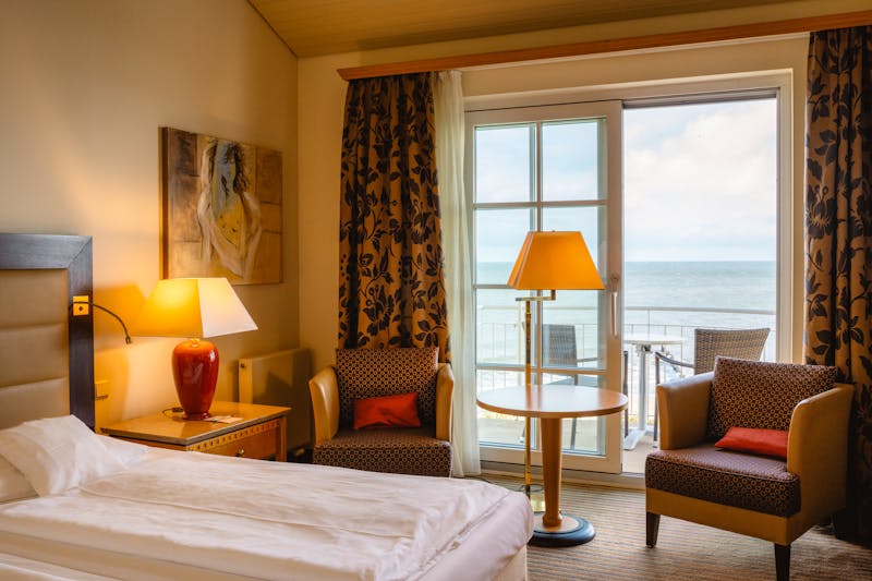 Zimmerbeispiel Doppelzimmer Seefront im A-ROSA Ostseehotel Kühlungsborn &ndash; &copy;Erik Gross