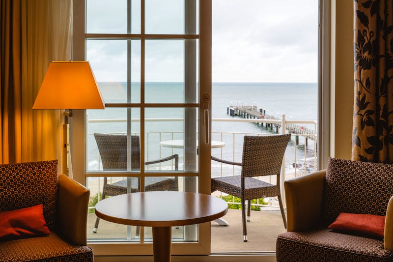 Zimmerbeispiel Doppelzimmer Seefront im A-ROSA Ostseehotel Kühlungsborn &ndash; &copy;Erik Gross