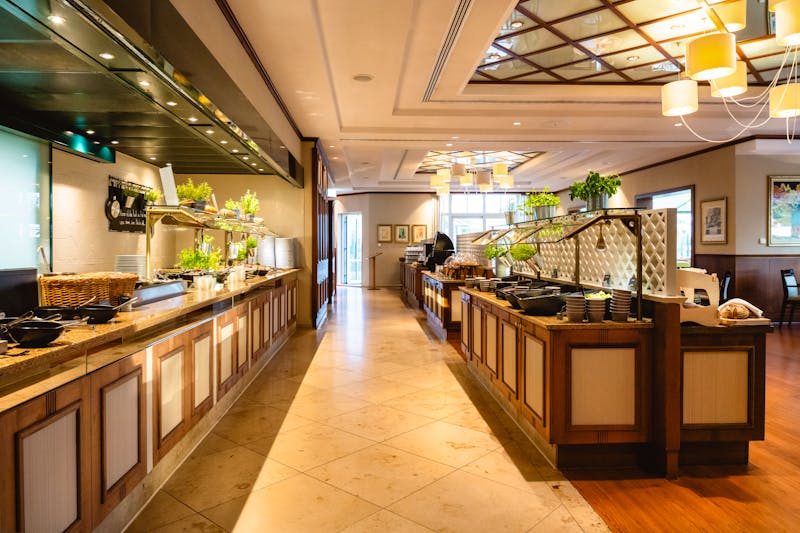 Frühstück vom Buffet im A-ROSA Ostseehotel Kühlungsborn &ndash; &copy;Erik Gross