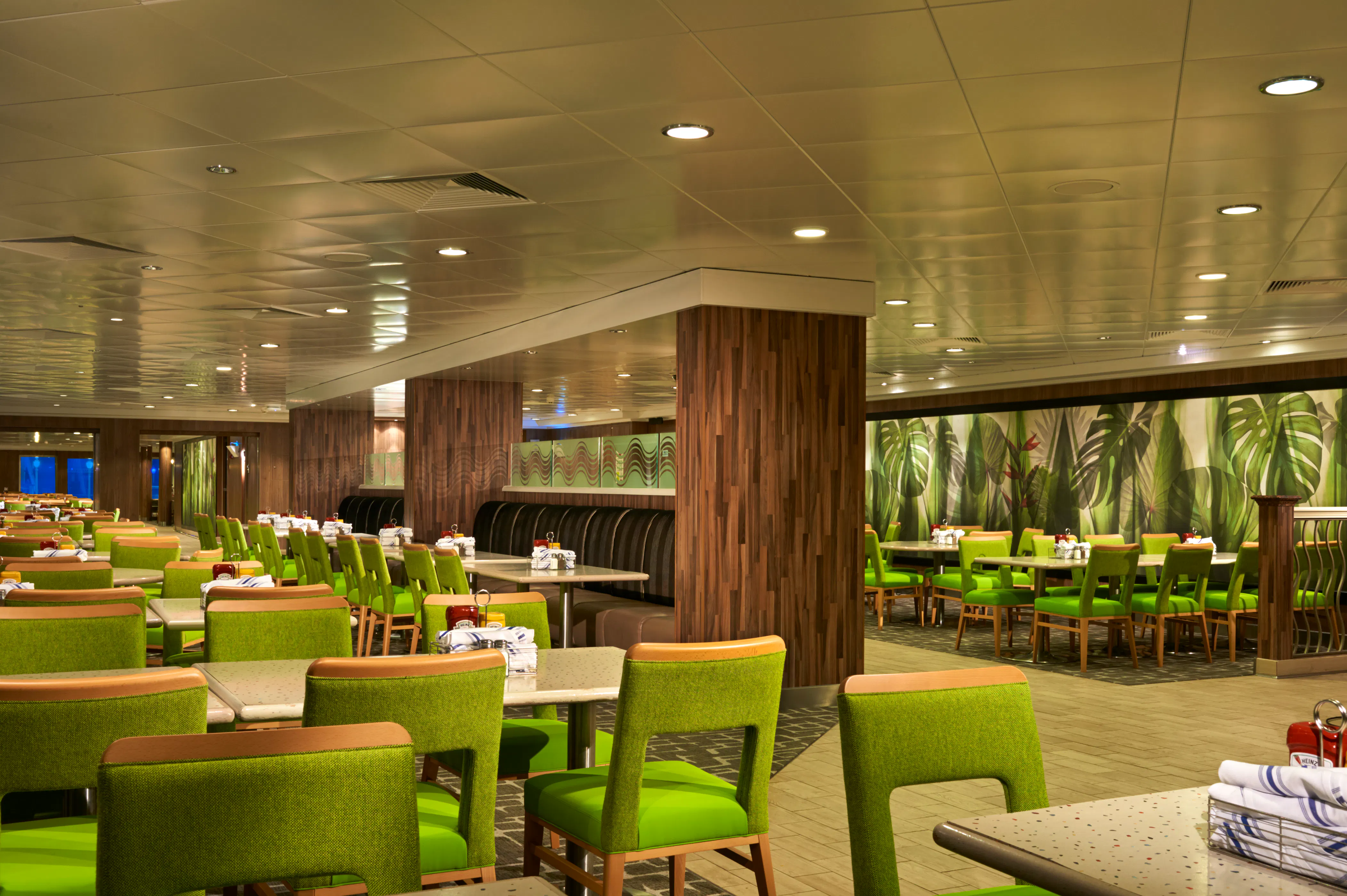 Norwegian Jade • Garden Cafe&nbsp;&ndash;&nbsp;&copy;&nbsp;Rick Diaz // Norwegian Cruise Line 
