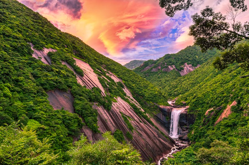  Senpiro-no-taki Wasserfall auf Yakushima Island bei Kagoshima mit - &copy;aido - stock.adobe.com