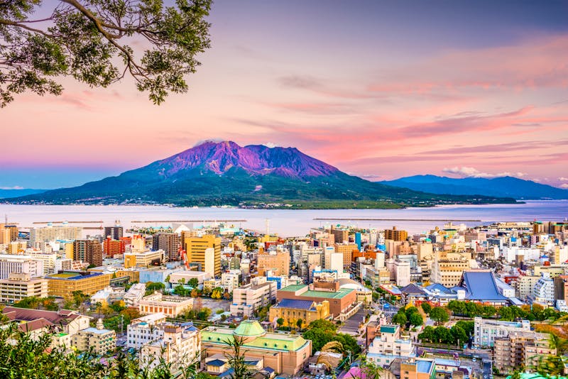 Kagoshima mit Sakurajima-Vulkan - &copy;SeanPavonePhoto - stock.adobe.com