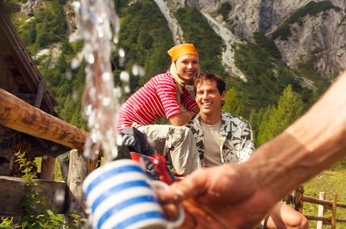 Wanderpause auf der Alm &ndash; &copy; tunedin - stock.adobe.com