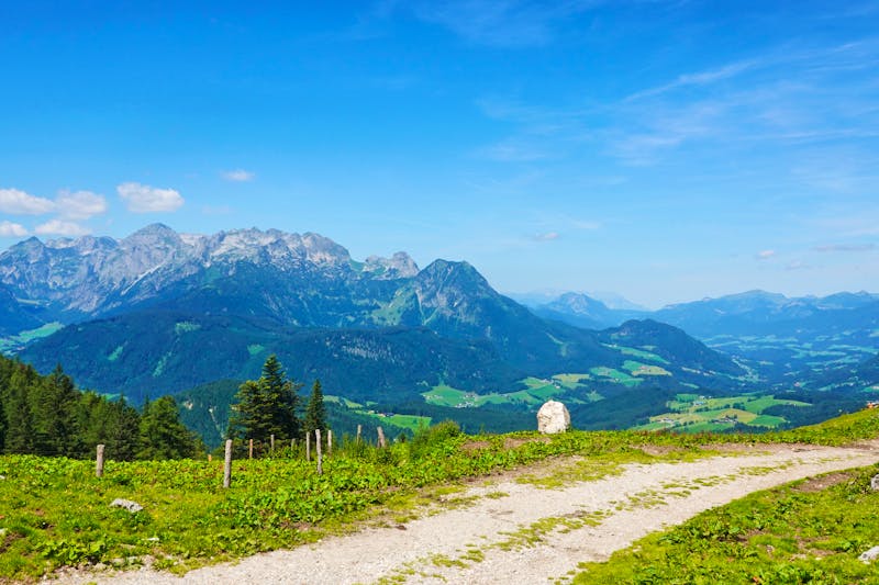 Wanderweg zur Gablonzer Hütte im Salzkammergut - &copy;nastyakamysheva - stock.adobe.com