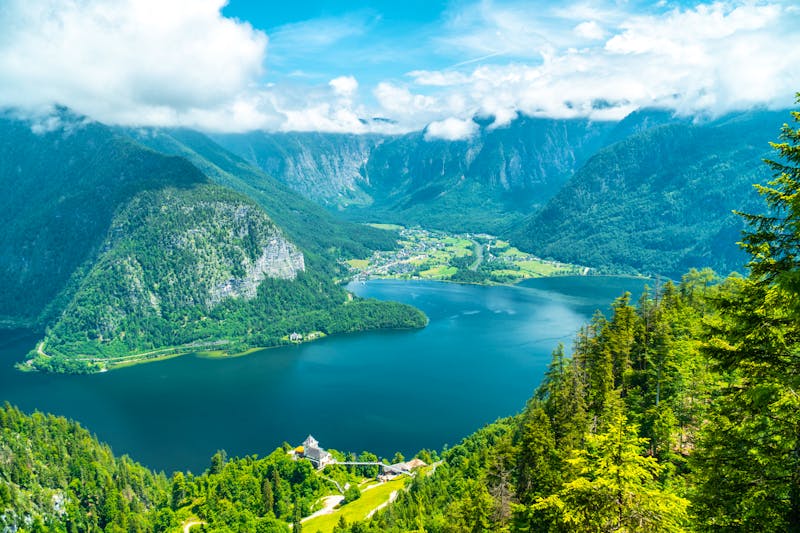 Hallstätter See - Bergpanorama und Obertraun  - &copy;Florian Braun - stock.adobe.com
