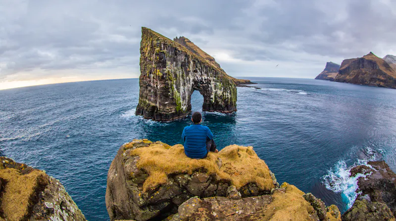 Wanderung zum Traelanipa (Sklavenkliff) auf der Färöer-Insel Vágar - &copy;Nico - stock.adobe.com