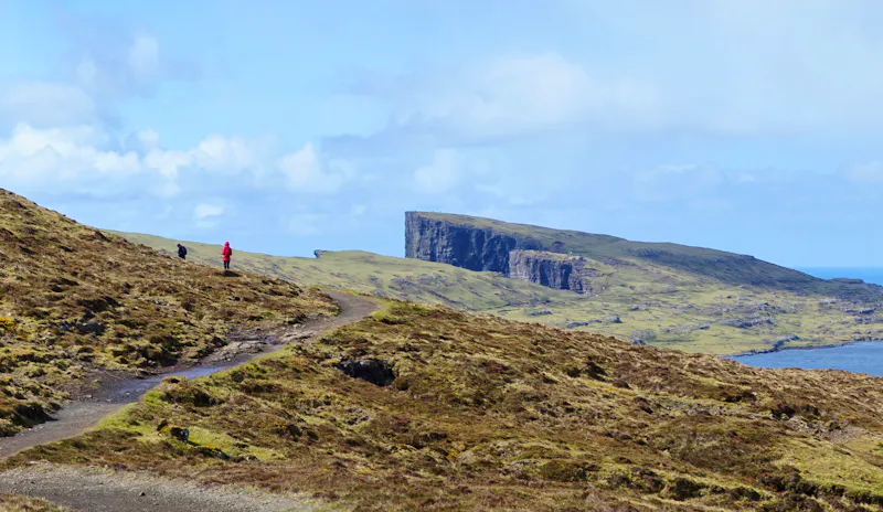 Wanderung zum Traelanipa (Sklavenkliff) auf der Färöer-Insel Vágar - &copy;Christopher - stock.adobe.com