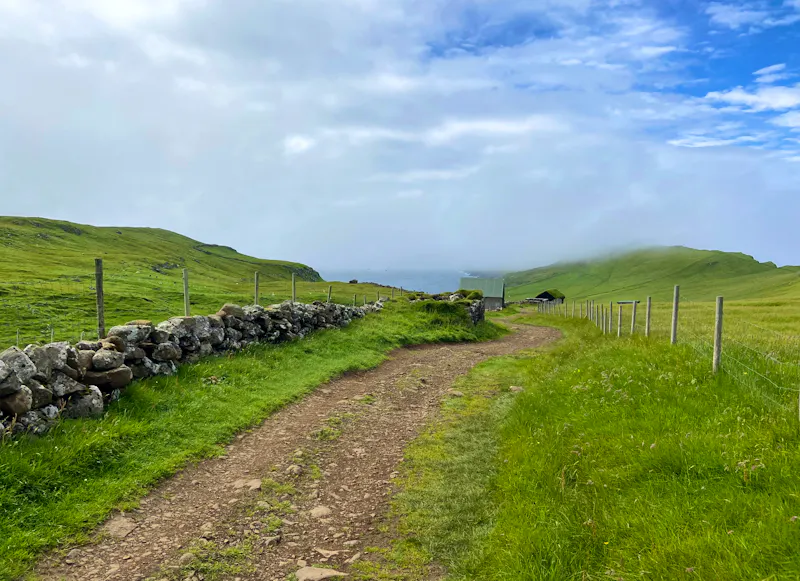 Wanderweg auf der Färöer-Insel Mykines - &copy;Heike Wagner - Eberhardt TRAVEL