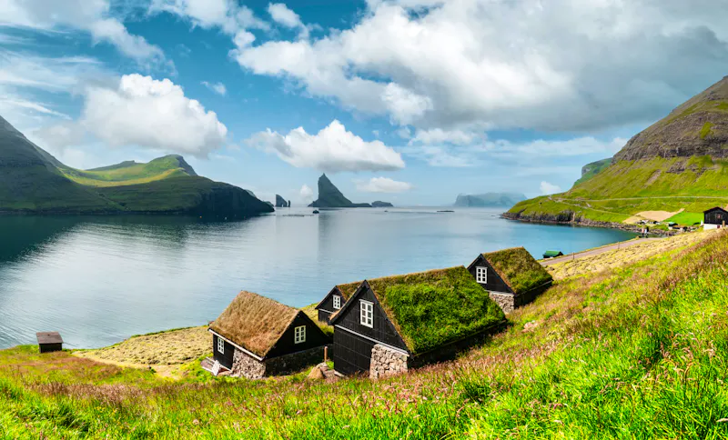 Blick auf Tindholmur - Färöer-Insel Vagar  - &copy;Ivan Kmit - stock.adobe.com