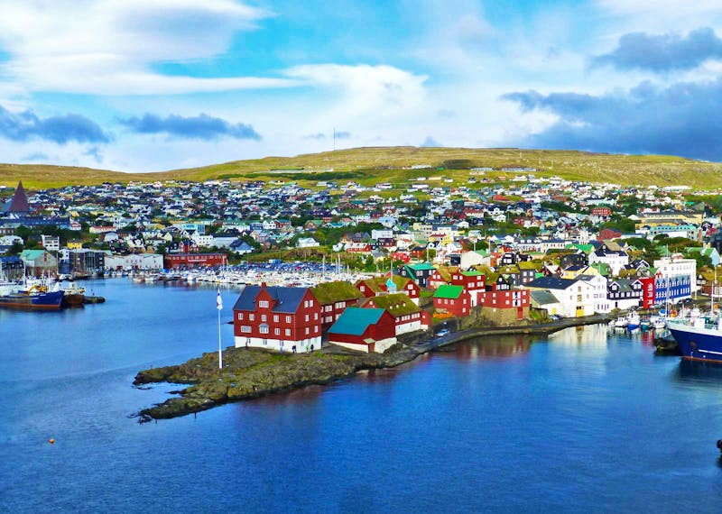 Blick auf Torshavn auf der Färöer-Insel Streymoy - &copy;René Wächtler - Eberhardt TRAVEL