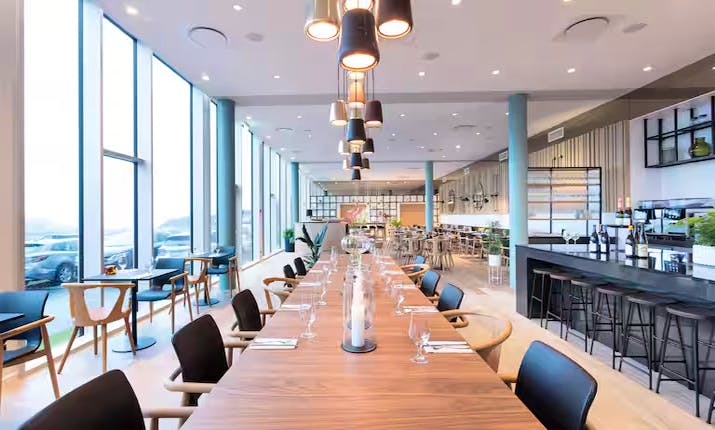 Hilton Garden Inn Hotel in Torshavn - Restaurant&nbsp;&ndash;&nbsp;&copy;&nbsp;Hilton Garden Inn Hotel Faroe Islands