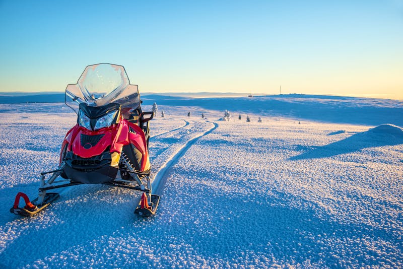 Schneemobil-Tour in Lappland - &copy;Delphotostock - stock.adobe.com
