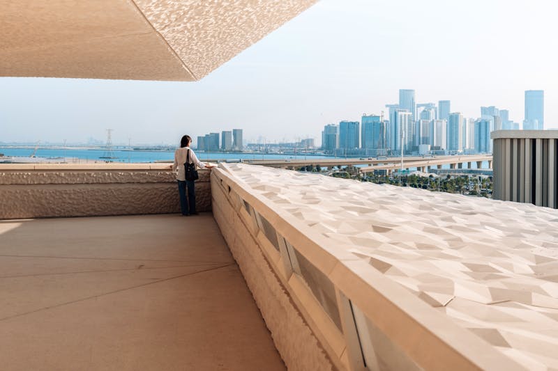  Zayed National Museum mit Blick auf Abu Dhabi - &copy;Ekaterina Elagina - stock.adobe.com