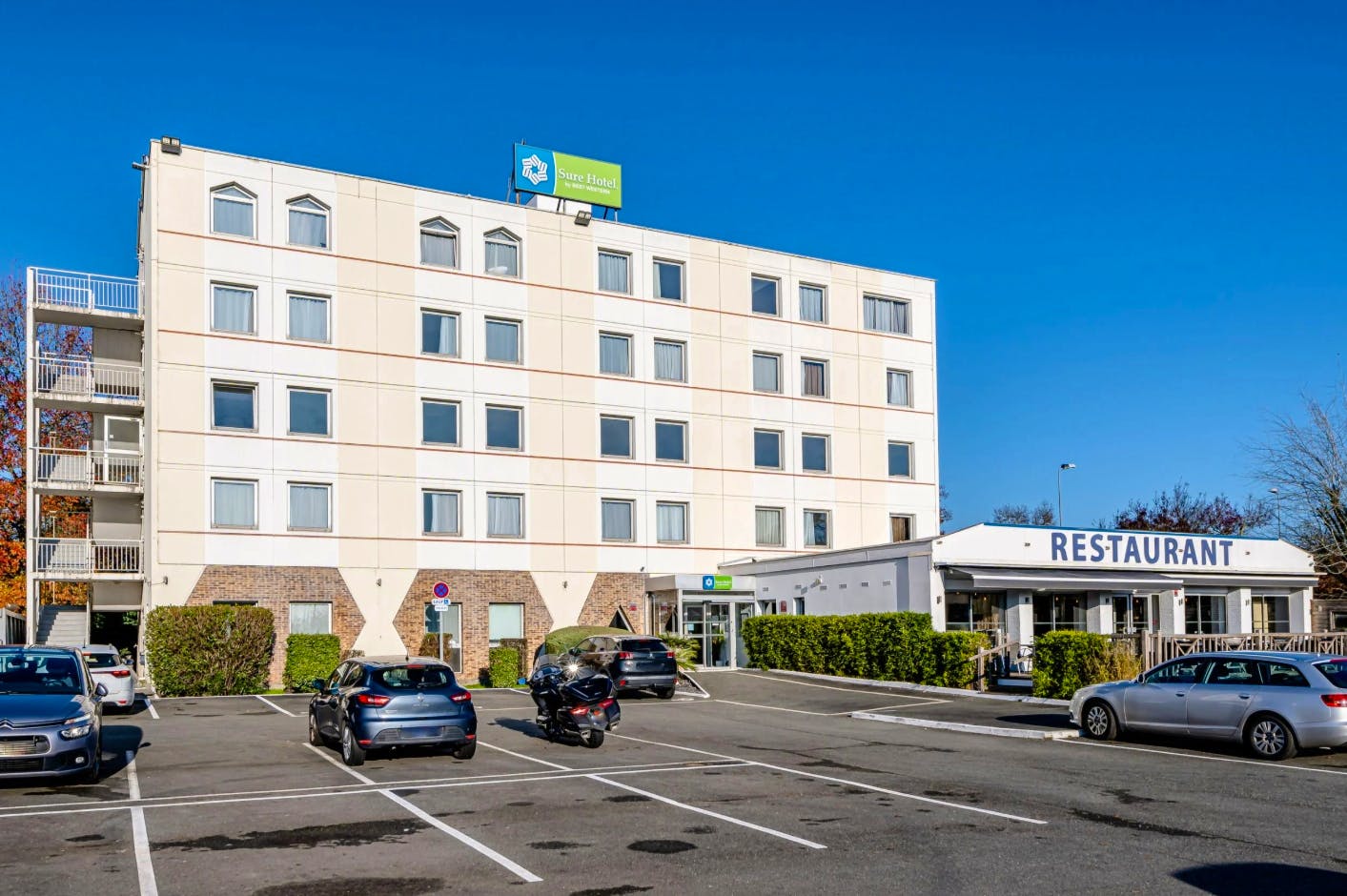 Sure Hotel Bordeaux Lac in Bordeaux, Frankreich - Hotel von außen &nbsp;&ndash;&nbsp;&copy;&nbsp;Sure Hotel Bordeaux Lac