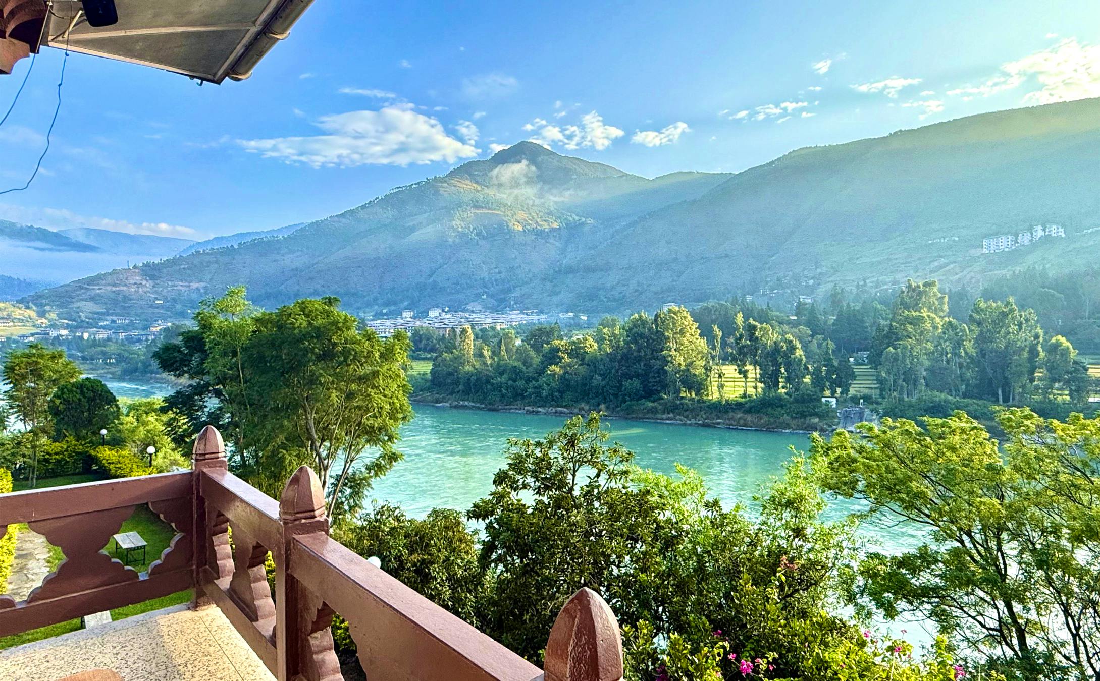 Ausblick vom Tiger's Nest Resort in Paro - Bhutan&nbsp;&ndash;&nbsp;&copy;&nbsp;Mareike Schmidt - Eberhardt TRAVEL