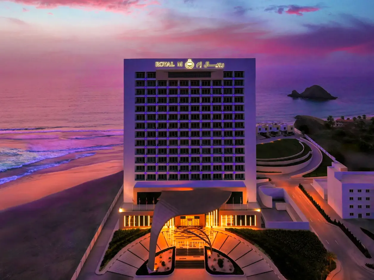 Royal M Hotel & Resort by Gewan Al Aqah Beach in Vereinigte Arabische Emirate - Hotel von außen &nbsp;&ndash;&nbsp;&copy;&nbsp;Royal M Hotel & Resort by Gewan Al Aqah Beach