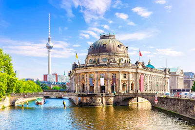 R-18 Berlin &ndash; Bode-Museum und Friedrichswerdersche Kirche 