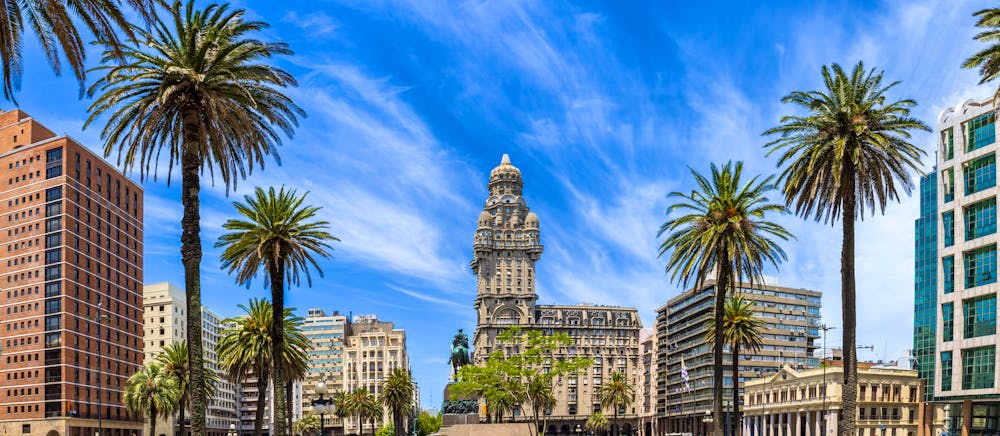Unabhängigkeitsplatz in Montevideo  &ndash; &copy; eskystudio - stock.adobe.com