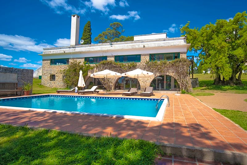 Poollandschaft im Hotel San Pedro de Timote - &copy;San Pedro de Timote Hotel del Campo