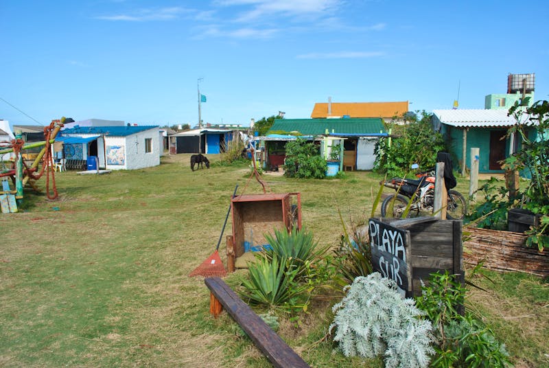 Der kleine Fischerort Cabo Polonio beeindruckt mit seinen bunten Häusern - &copy;jorgealberto - stock.adobe.com