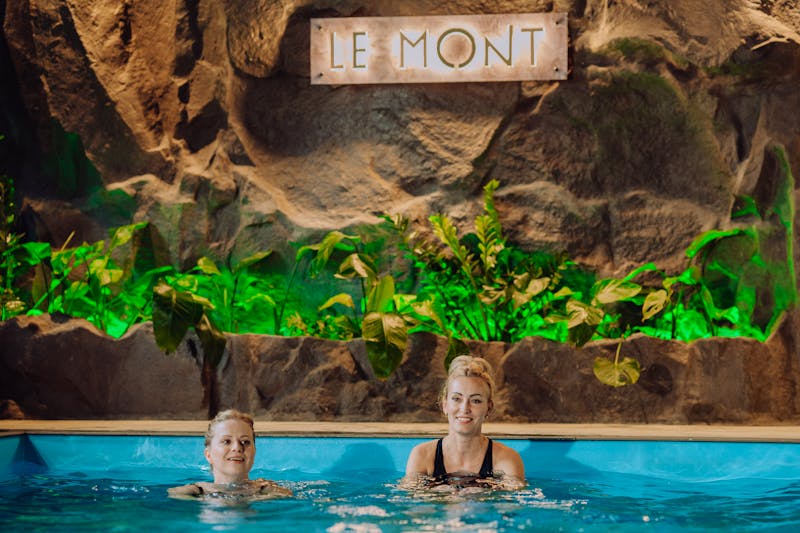 Schwimmbad im Le Mont Medical & Spa &ndash; &copy;Le Mont Medical & Spa