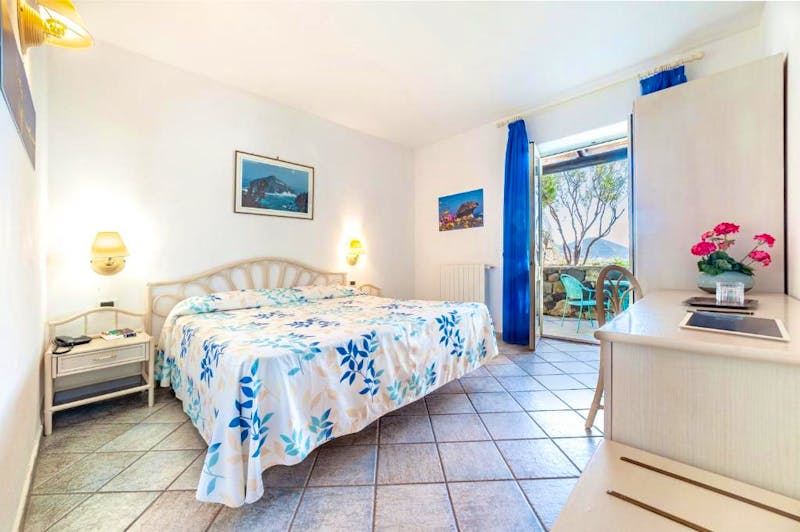 Zimmerbeispiel im Punta Chiarito Resort &ndash; &copy;Punta Chiarito Resort