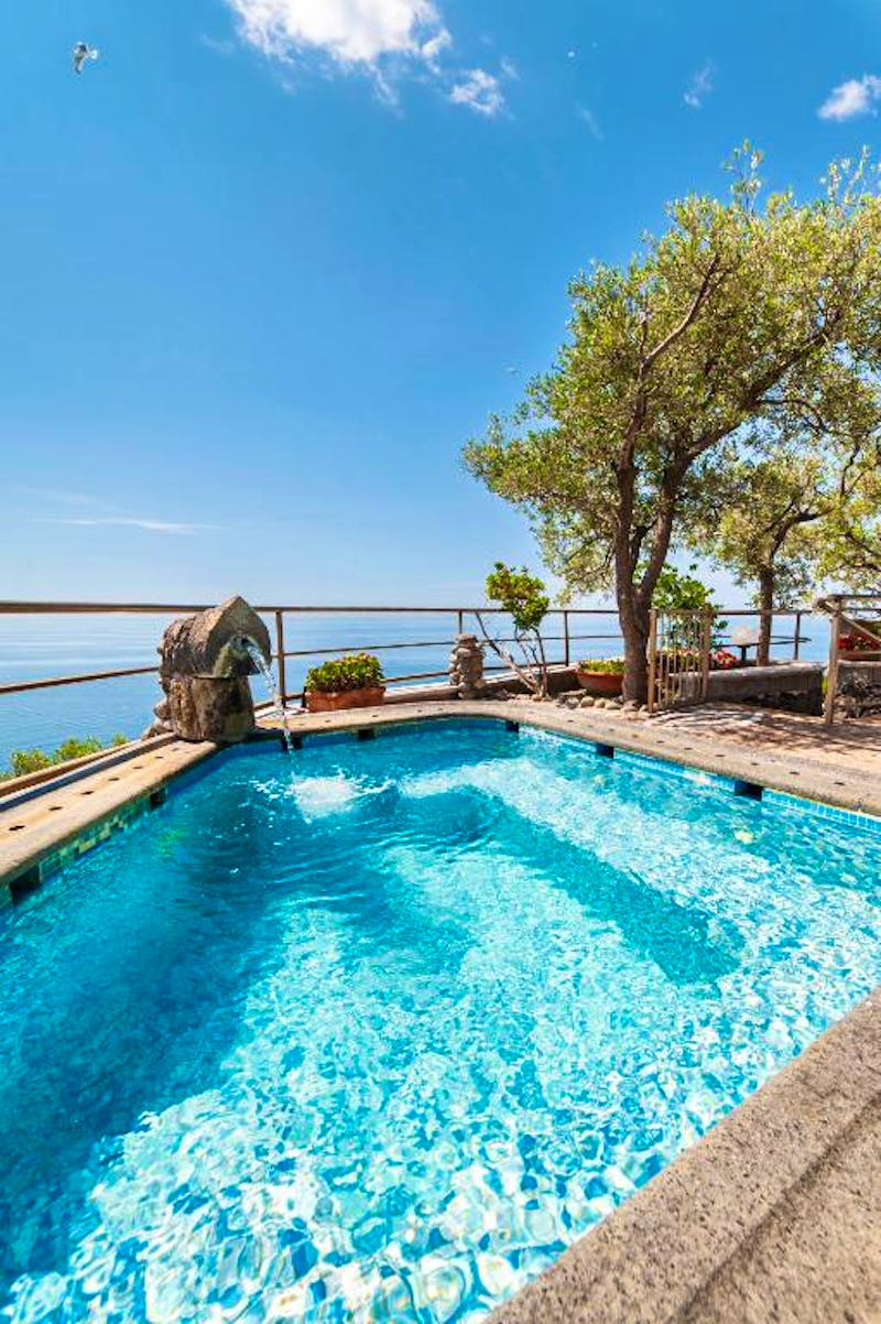 Außenbecken im Punta Chiarito Resort &ndash; &copy;Punta Chiarito Resort