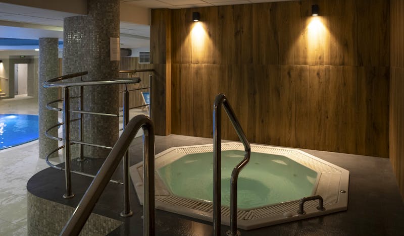 Whirlpool im Hotel Wolin &ndash; &copy;IdeaSpa Travel
