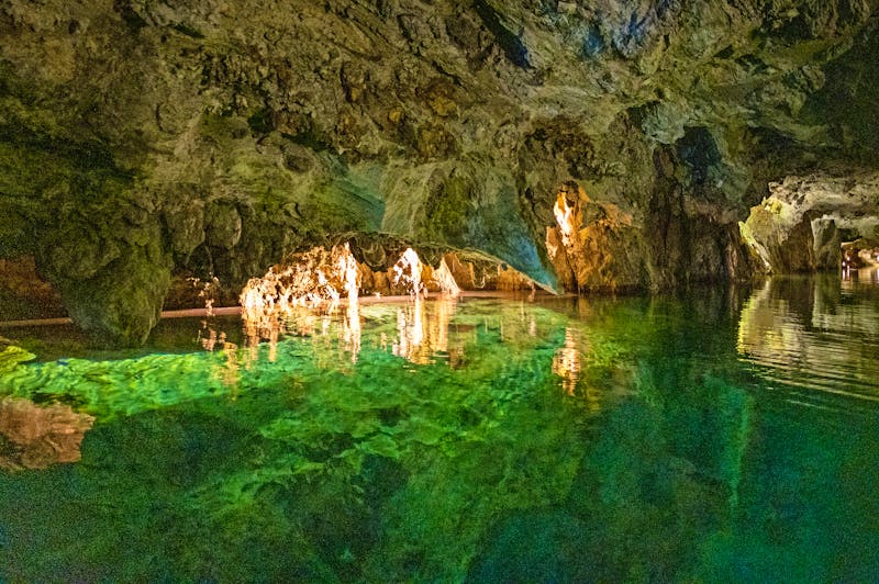 Unterirdischer Fluss - Tropfsteinhöhle - &copy;schame87 - stock.adobe.com