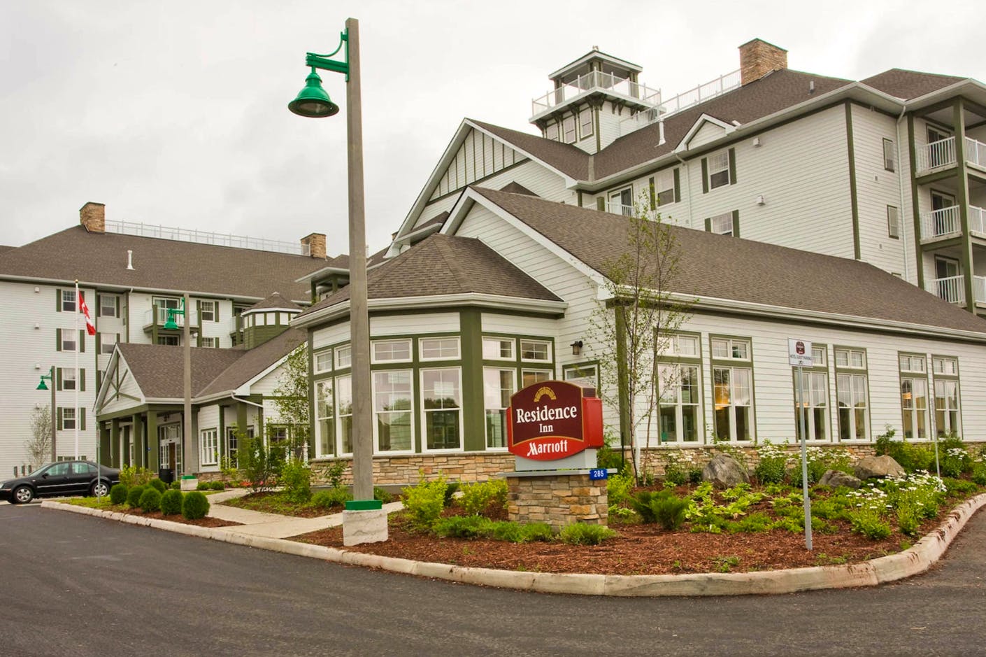 Residence Inn by Marriott Gravenhurst Muskoka Wharf in Gravenhurst, Kanada - Hotel von außen &nbsp;&ndash;&nbsp;&copy;&nbsp;Residence Inn by Marriott Gravenhurst Muskoka Wharf
