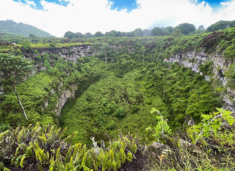 Dei Einsturzkrater Los Gemelos - &copy;Jacob Spangenberg - Eberhardt TRAVEL