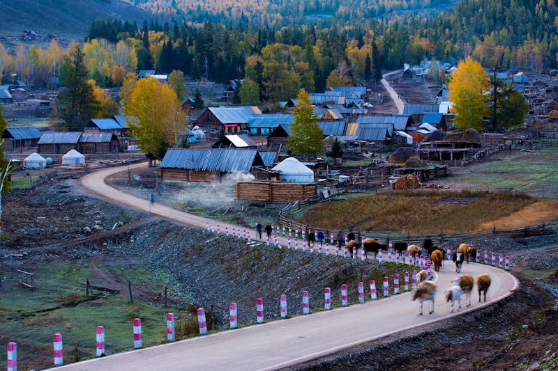 Dorf Baihaba in Xinjiang (China) - &copy;Best View Stock - stock.adobe.com
