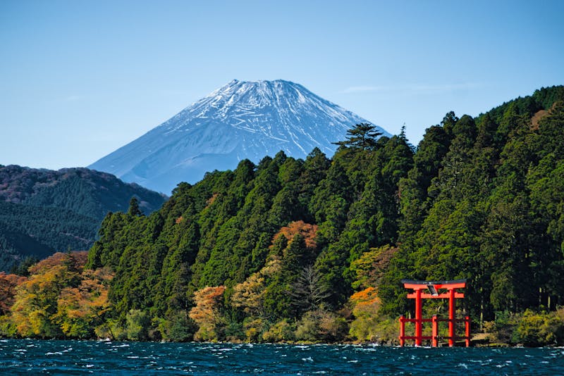 Der Ashi-See mit dem Fuji im Hintergrund, Hakone - &copy;Luis - stock.adobe.com