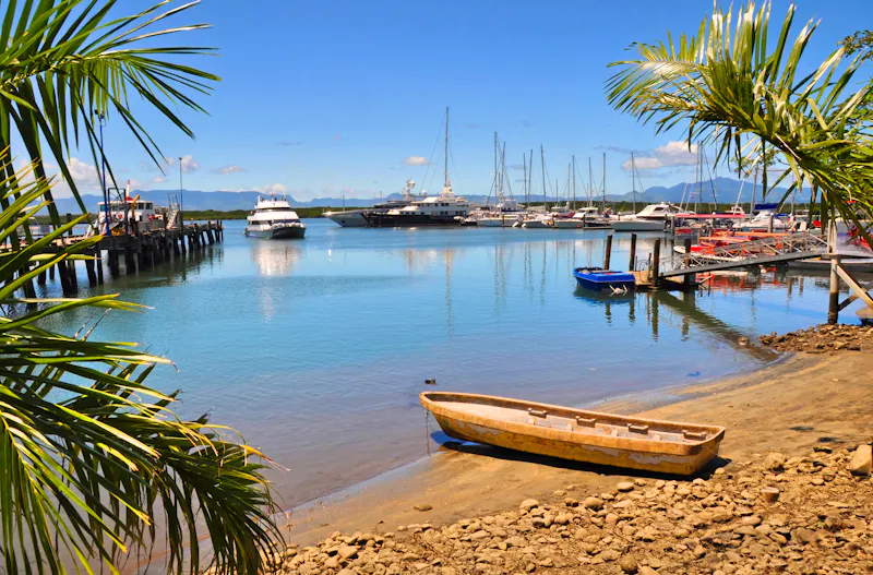 Insel Denerau - Hafen - &copy;NigelSpiers - stock.adobe.com