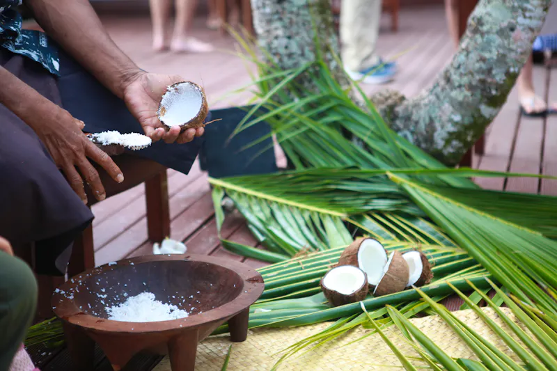 Kokosnuss-Verarbeitung auf den Fidschi-Inseln - &copy;catahula - stock.adobe.com