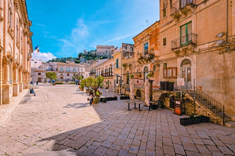Piazza Municipio und Rathaus in Scicli - &copy;Jan Cattaneo - stock.adobe.com