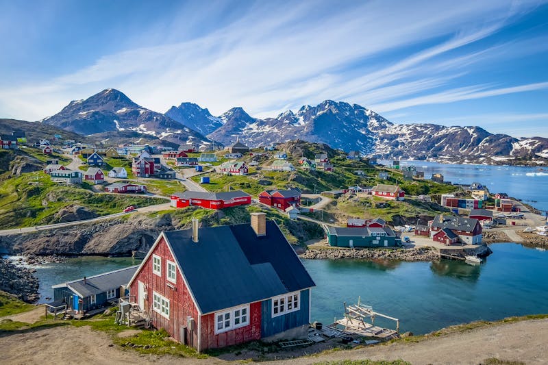 Blick auf die Stadt Tasiilaq - &copy;Hakki Ceylan - stock.adobe.com