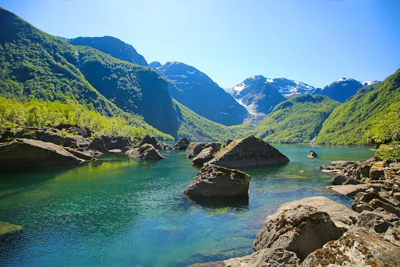Rosendal in Norwegen - &copy;lisastrachan - stock.adobe.com