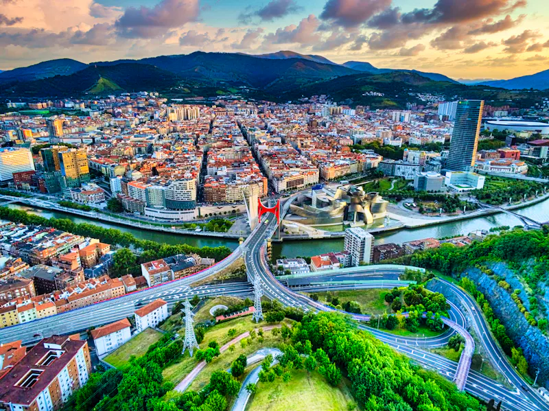 Luftaufnahme von Bilbao - &copy;VEOy.com - stock.adobe.com