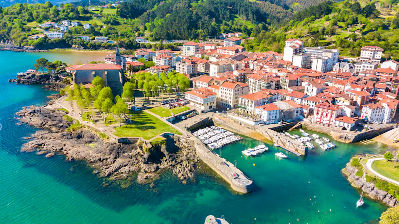 Fischerdorf Mundaka - &copy;jon_chica - stock.adobe.com