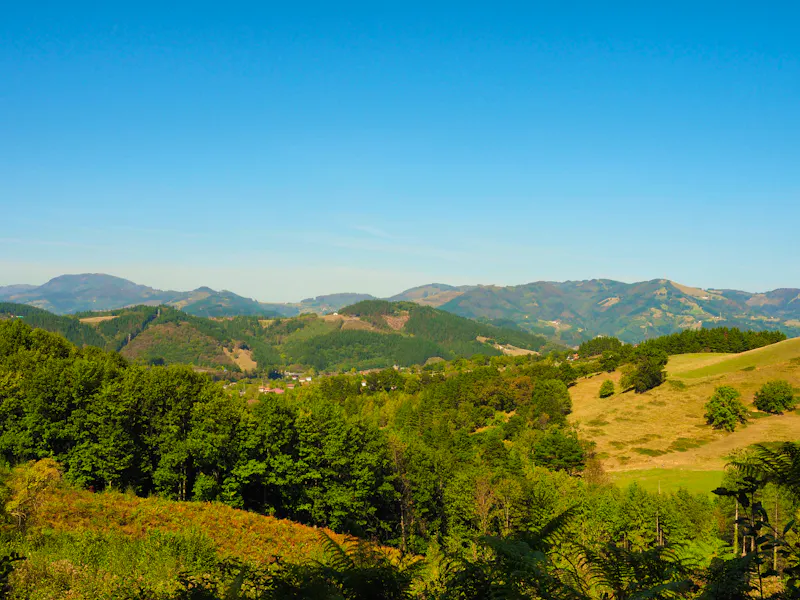 Berglandschaft in Guipúzcoa in Richtung San Sebastián - &copy;Egoitzainhoa - stock.adobe.com