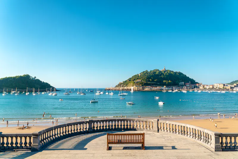 Strandpromenade an der Bucht La Concha - &copy;alexemarcel - stock.adobe.com