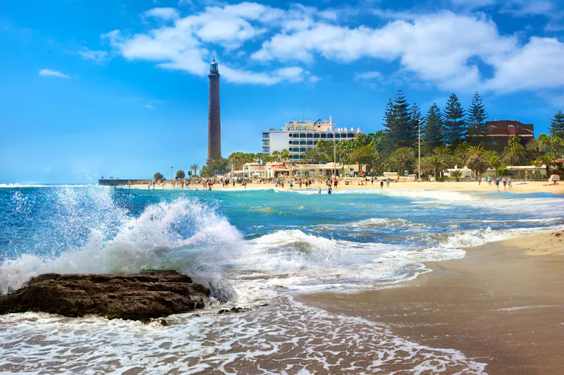 Strand und Leuchtturm von Las Maspalomas auf Gran Canaria - &copy;Valery Bareta - stock.adobe.com