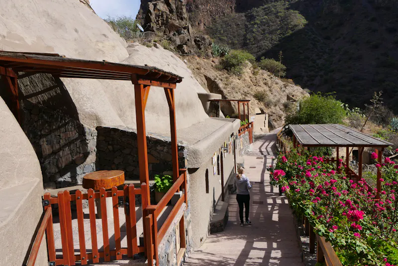 Dorf mit Höhlenwohnungen im Barranco de Guayadeque - &copy;Falko Göthel - stock.adobe.com