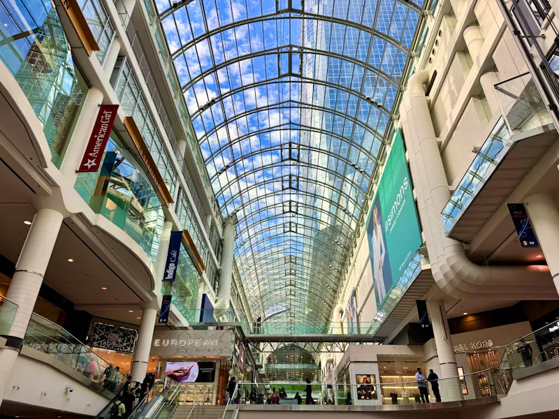 Eaton Centre in Toronto - &copy;Andreas Wolfsteller - Eberhardt TRAVEL