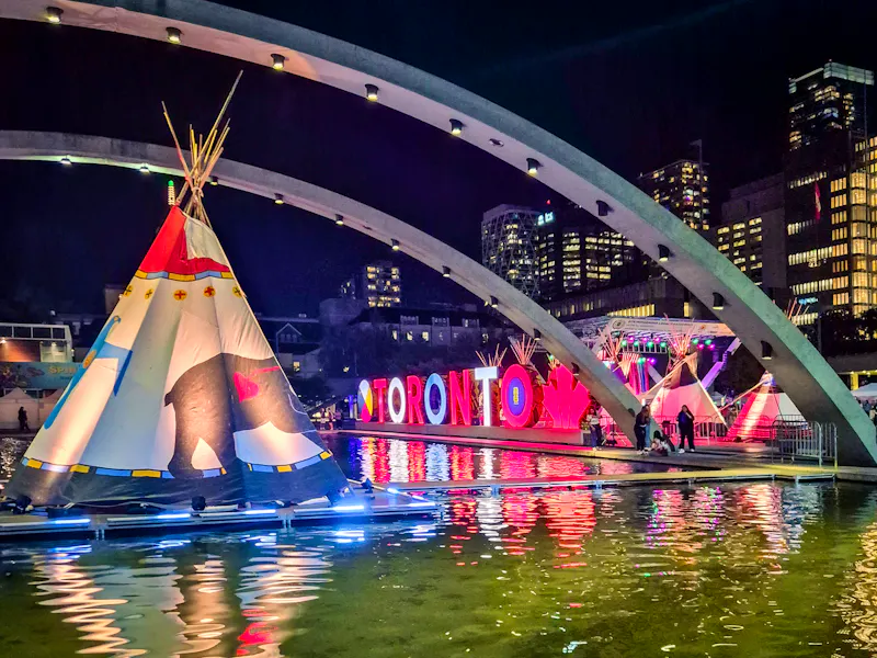 Toronto am Abend - &copy;Marie Dittrich - Eberhardt TRAVEL