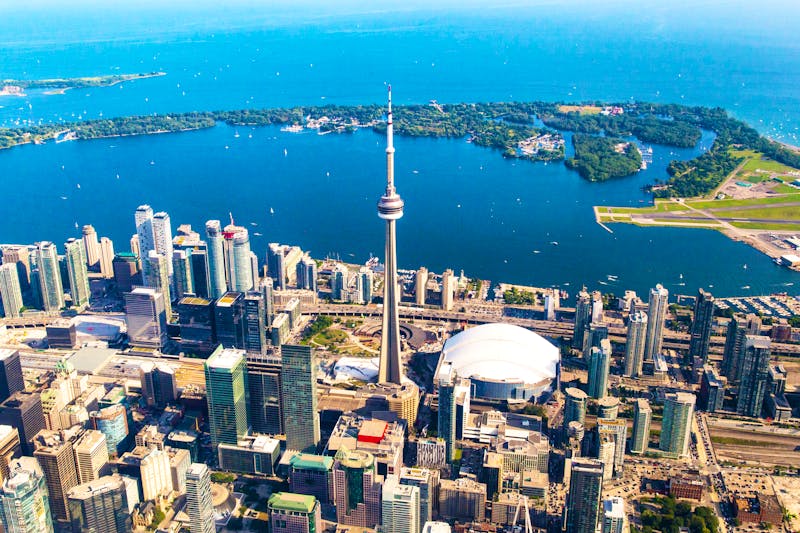 Toronto Islands vor der Skyline und dem CN Tower - &copy;Facto Photo - stock.adobe.com